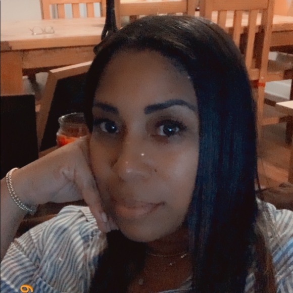 Meet your Posher, Kim - Picture 1 of 2